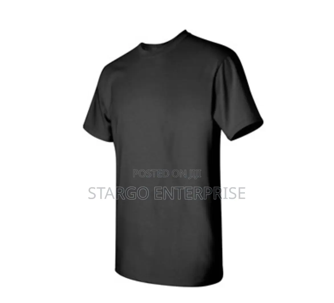 Black Gildan T-shirt