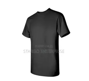 Black Gildan T-shirt