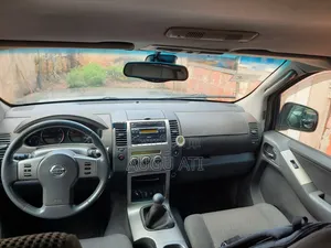 Nissan Pathfinder 2005