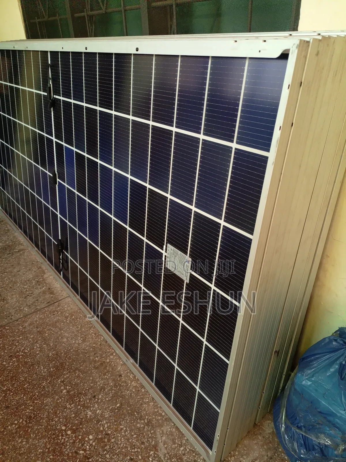 560w Solar Panels