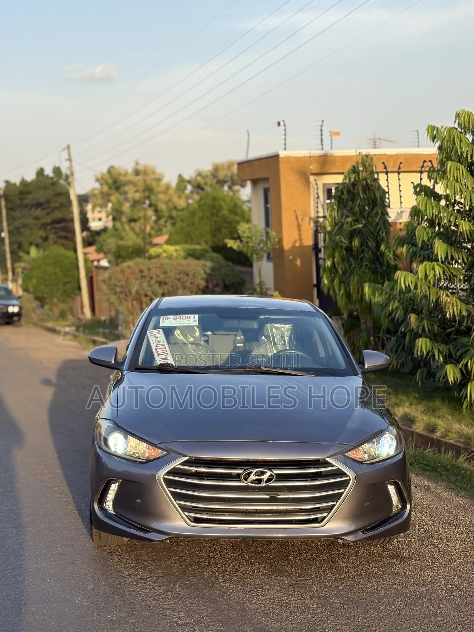 Hyundai Elantra SE Sedan FWD (2.0L 4cyl 6M) 2017 Gray