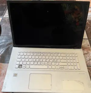 Laptop Asus VivoBook Pro 17 N705UD 4GB AMD HDD+SSD 256GB