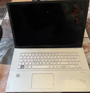 Laptop Asus VivoBook Pro 17 N705UD 4GB AMD HDD+SSD 256GB