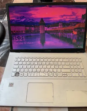 Laptop Asus VivoBook Pro 17 N705UD 4GB AMD HDD+SSD 256GB