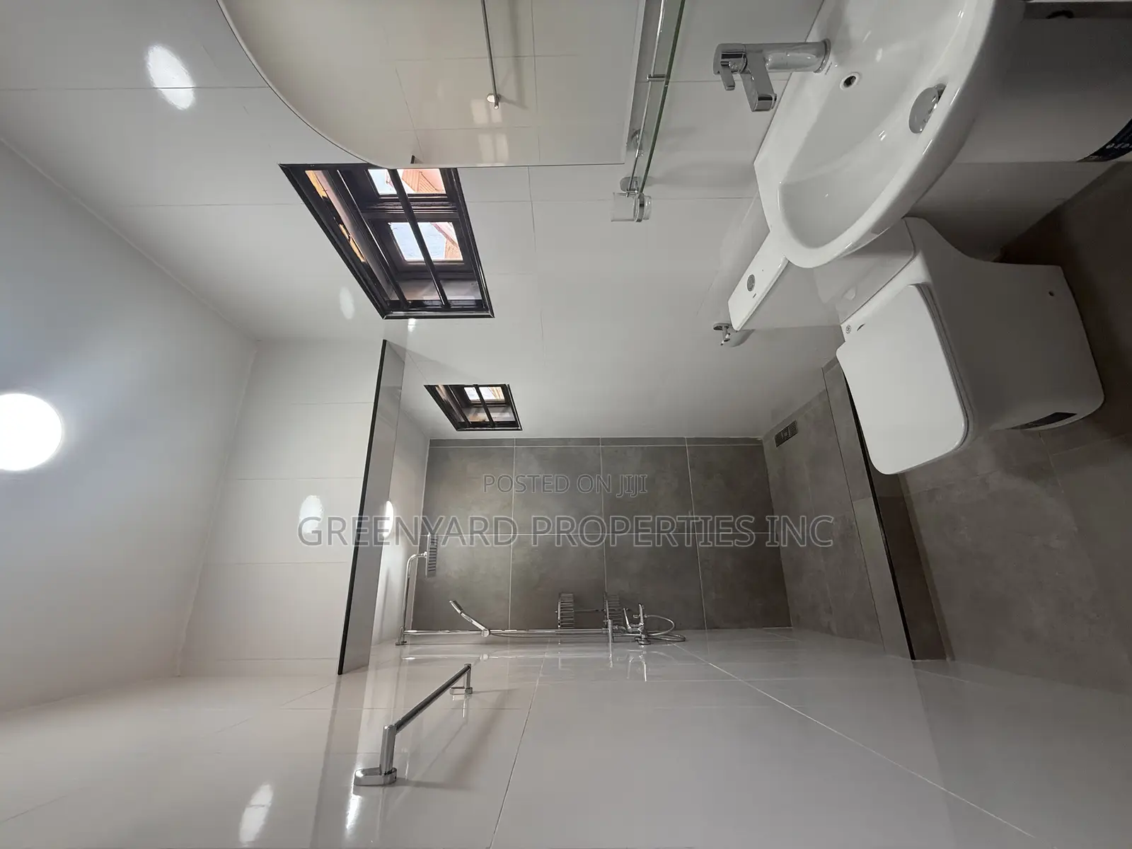 2bdrm Townhouse / Terrace in Cantonments for rent