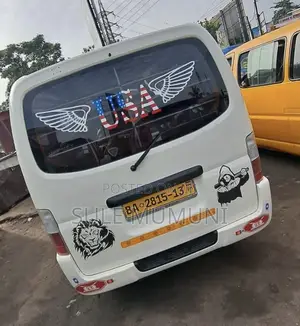 Nissan Caravan (Urvan) 2013 White
