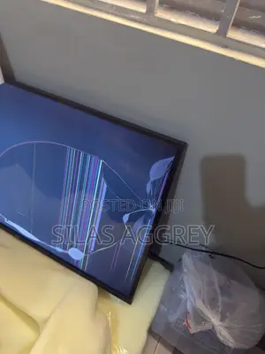 TCL 43 Inch Tv With Cracked Screen