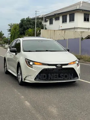 Toyota Corolla LE 2020 White