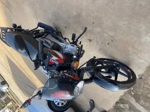 Bajaj Boxer 150 UG 2025