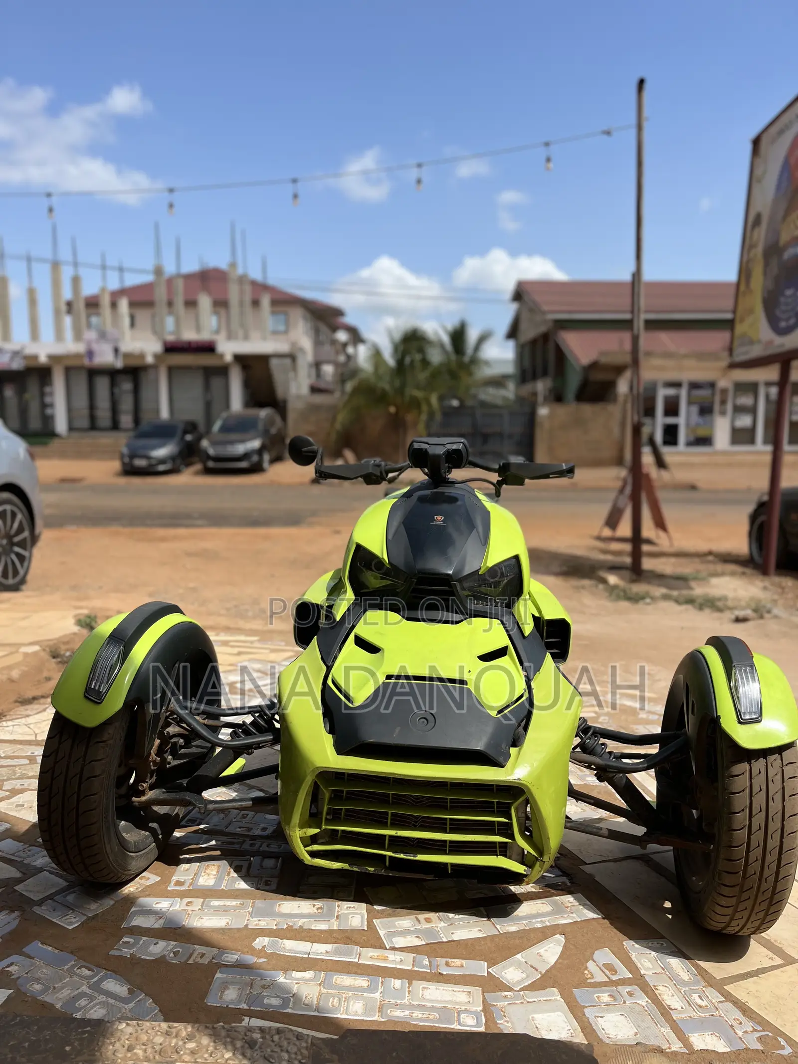 Can-Am 2019 Yellow