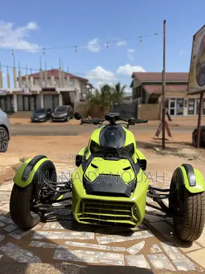 Can-Am 2019 Yellow
