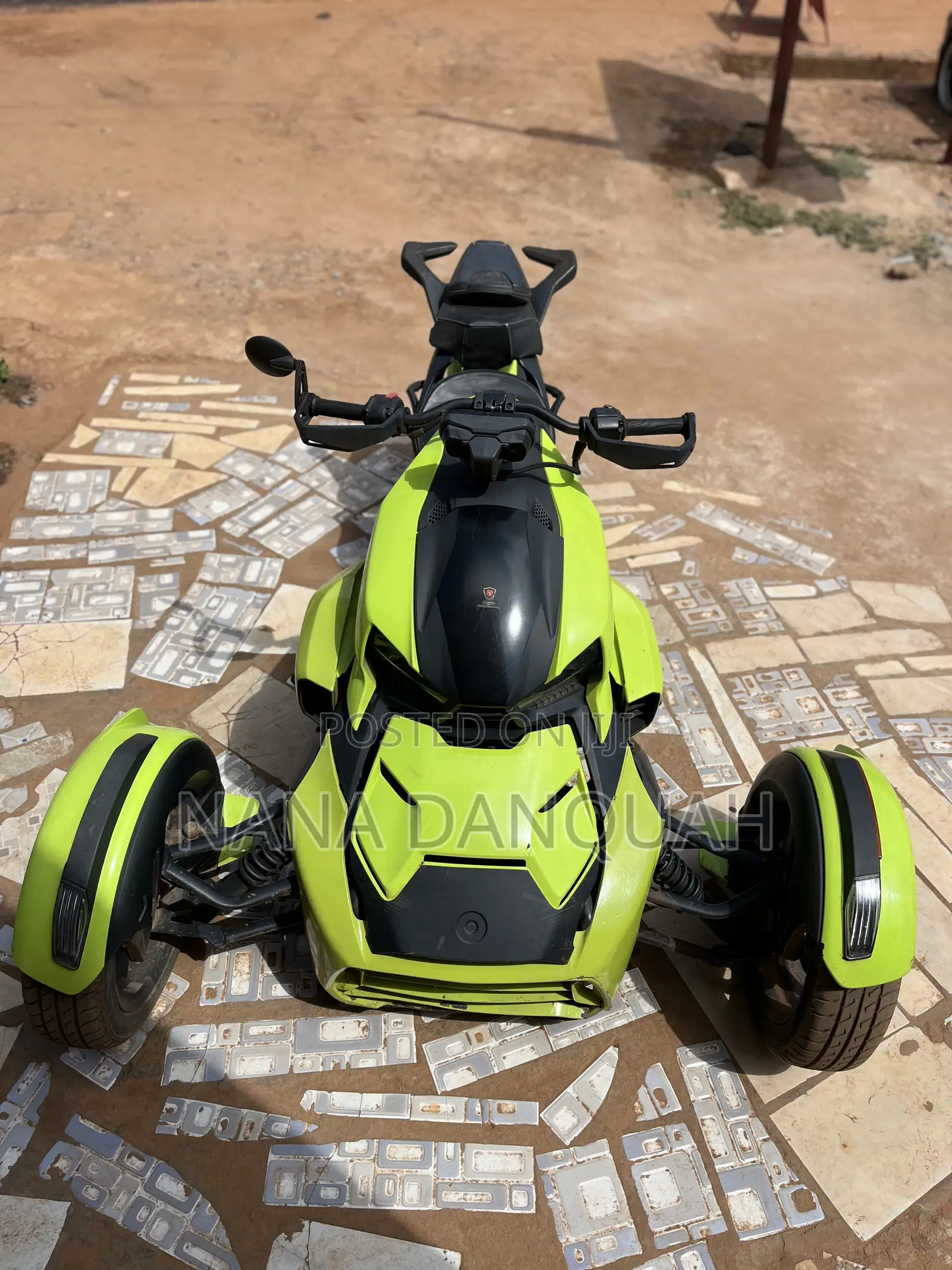 Can-Am 2019 Yellow