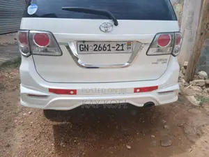 Toyota Fortuner 2.7 AWD 2012 White
