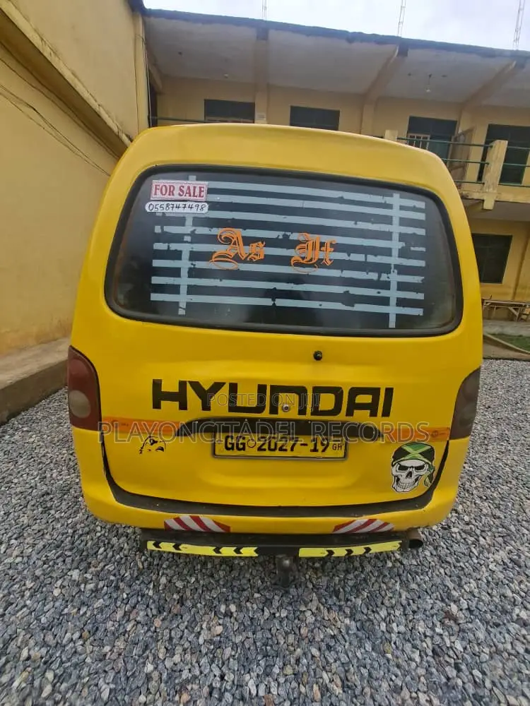 Hyundai H-100 1999 Yellow
