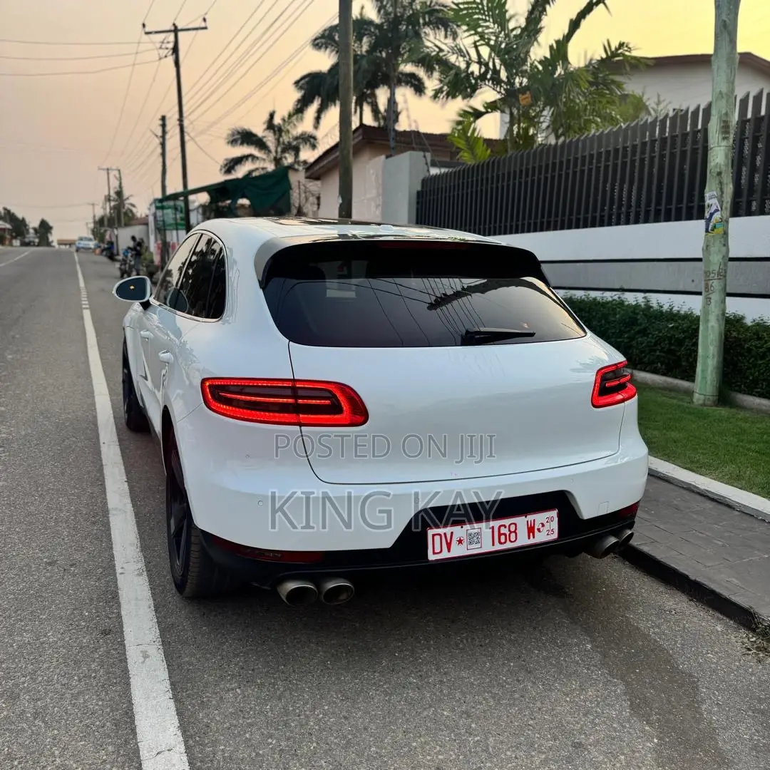 Porsche Macan Turbo 2016 White