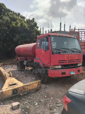 Nissan Water Tanker 2000 Red For Sale