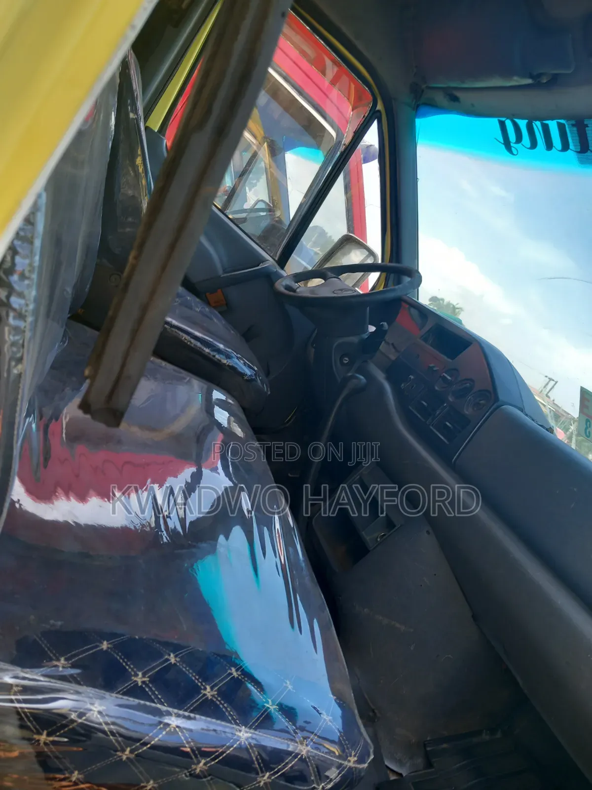 Mercedes-Benz Sprinter 2010 Yellow