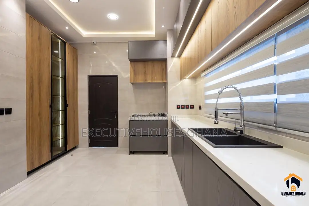 4bdrm House in Executivehousesghana, Spintex for sale