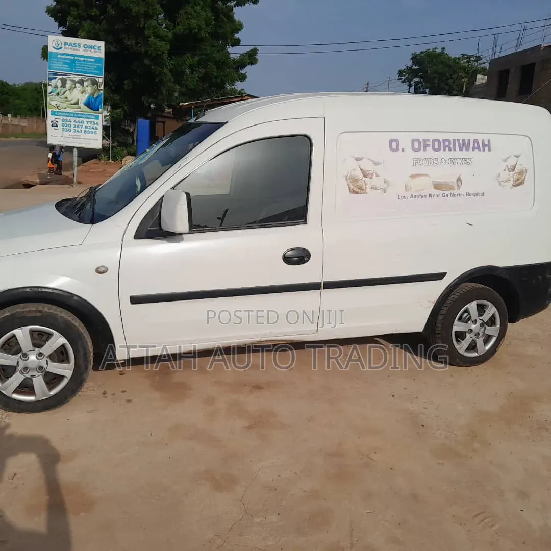 Opel Vivaro 2009 White