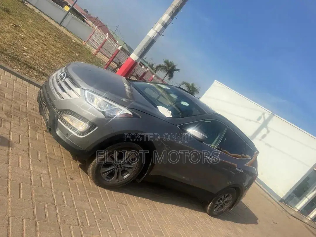 Hyundai Santa Fe SE FWD 2016 Silver