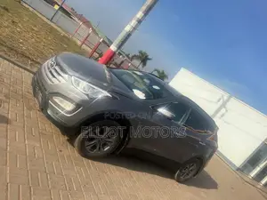 Hyundai Santa Fe SE FWD 2016 Silver