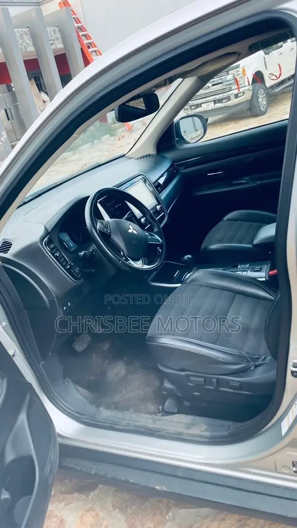 Mitsubishi Outlander 2.0 PHEV AWD 2020 Silver