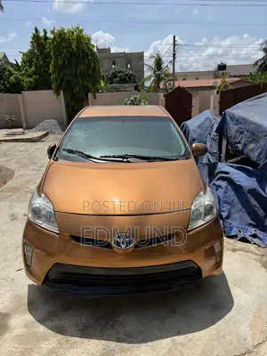 Toyota Prius Four 2013 Orange