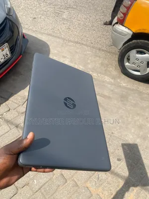 Laptop HP 255 8GB AMD Ryzen 5 SSD 256GB