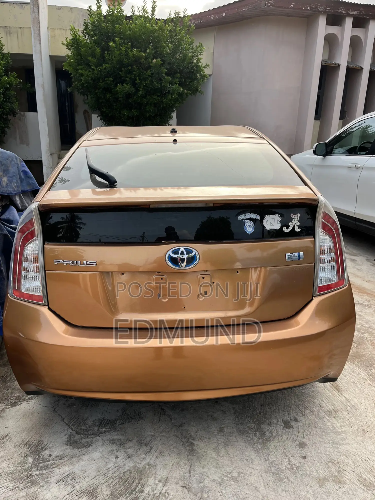 Toyota Prius Four 2013 Orange