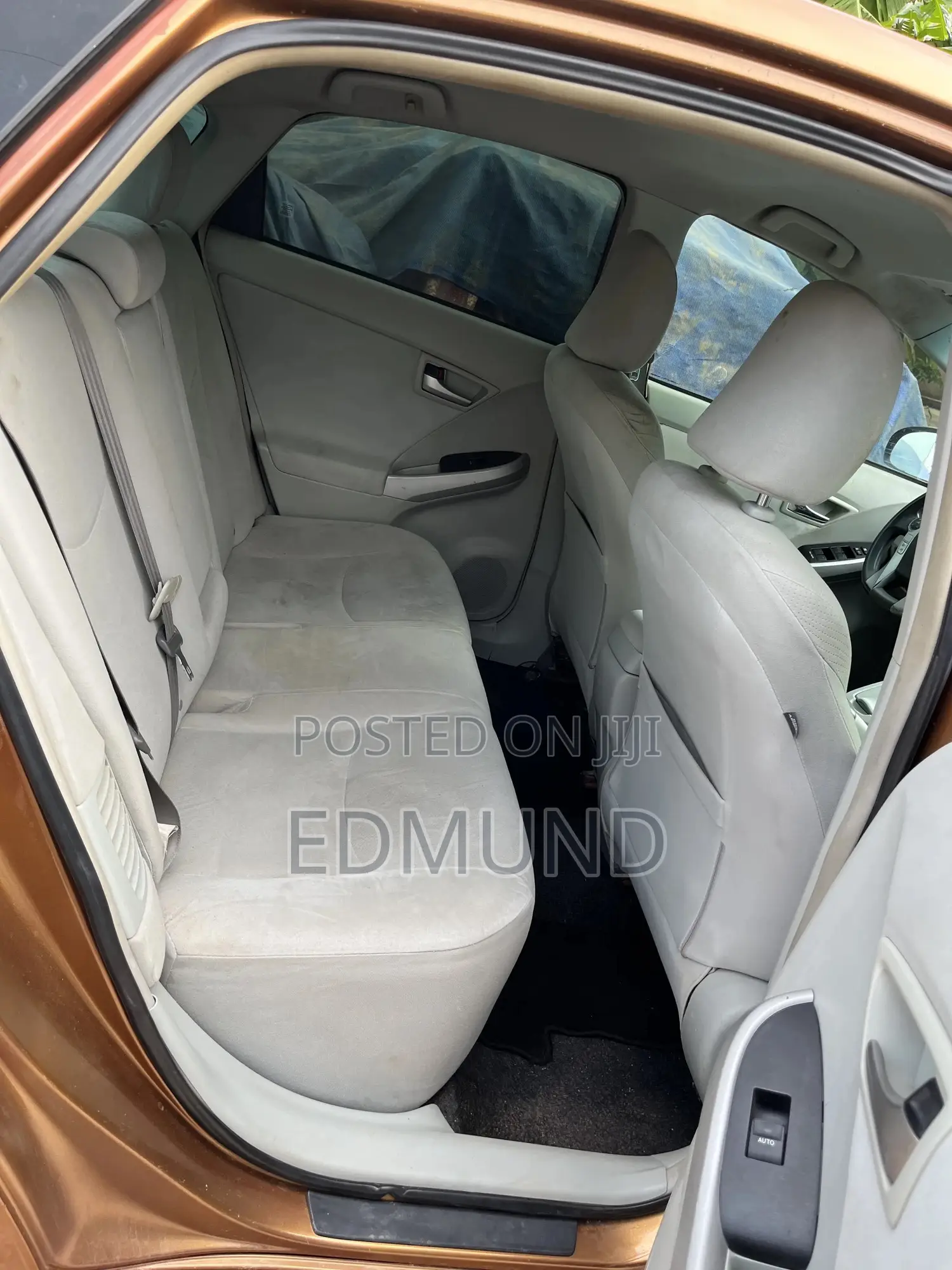 Toyota Prius Four 2013 Orange