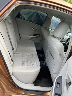 Toyota Prius Four 2013 Orange
