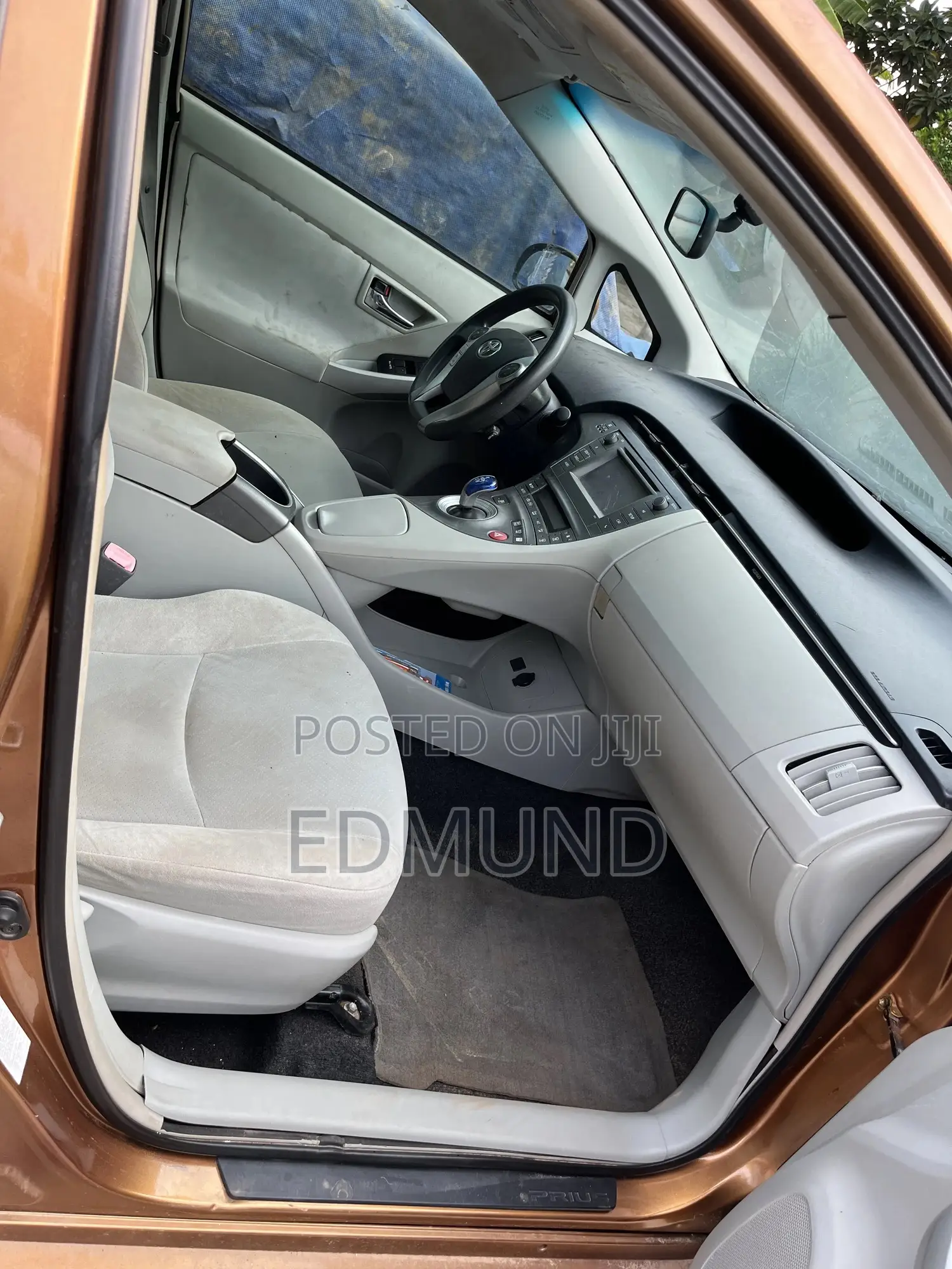 Toyota Prius Four 2013 Orange
