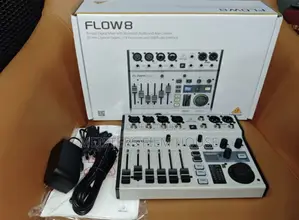 Behringer Flow8