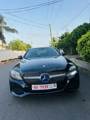 Mercedes-Benz C300 Sport 4Matic Sedan AWD (2.0L 4cyll 7A) 2016 Black