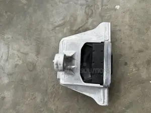 Hyundai Elantra 2017/18 Aluminum Passenger Side Engine Seat