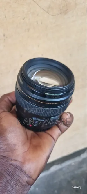 Canon Ef 85mm F1.8 Usm Lens