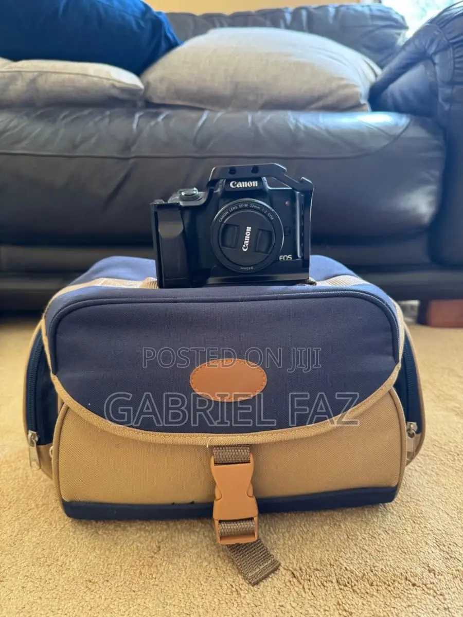 Canon Eos M50 + Bundle + 2lenses,External Monitor,Cage,Batteries+Kits