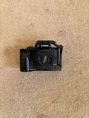 Canon Eos M50 + Bundle + 2lenses,External Monitor,Cage,Batteries+Kits