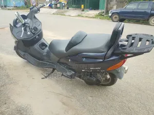 Suzuki 2002 Blue