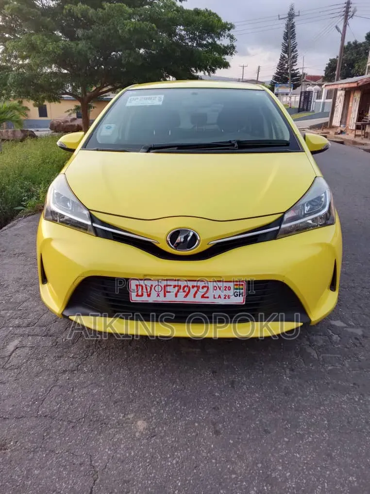Toyota Vitz 2014 Yellow