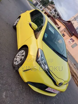 Toyota Vitz 2014 Yellow