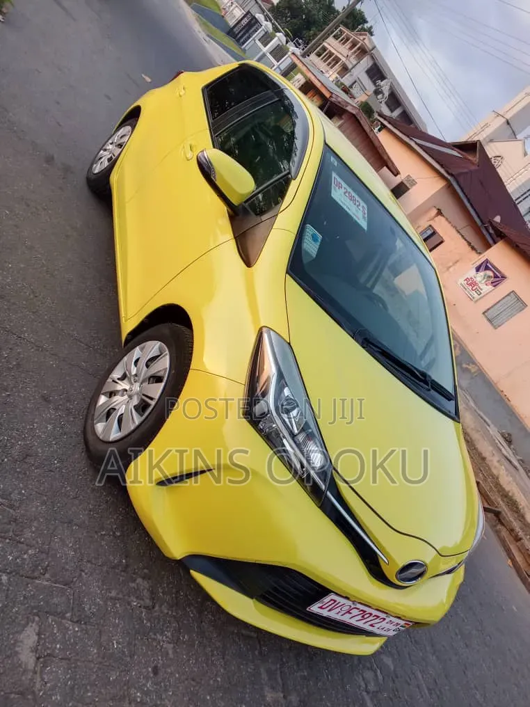 Toyota Vitz 2014 Yellow