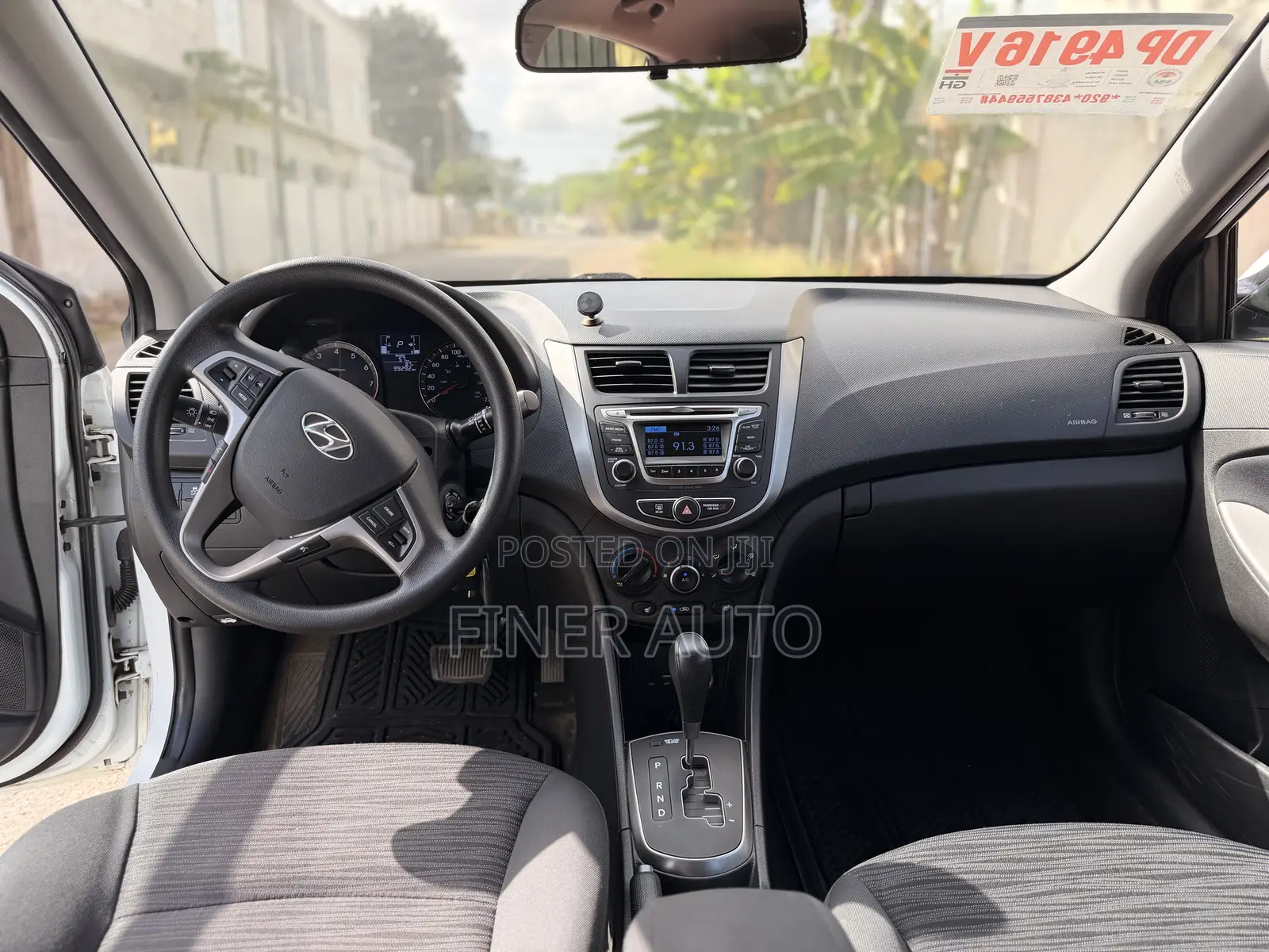 Hyundai Accent SE Hatchback 2017 White