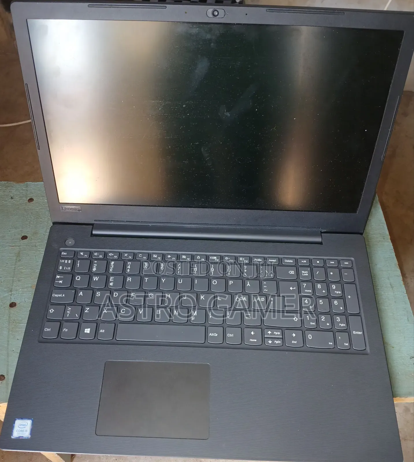 Laptop Lenovo V130-15IKB 8GB Intel Core i5 SSHD+SSD 256GB