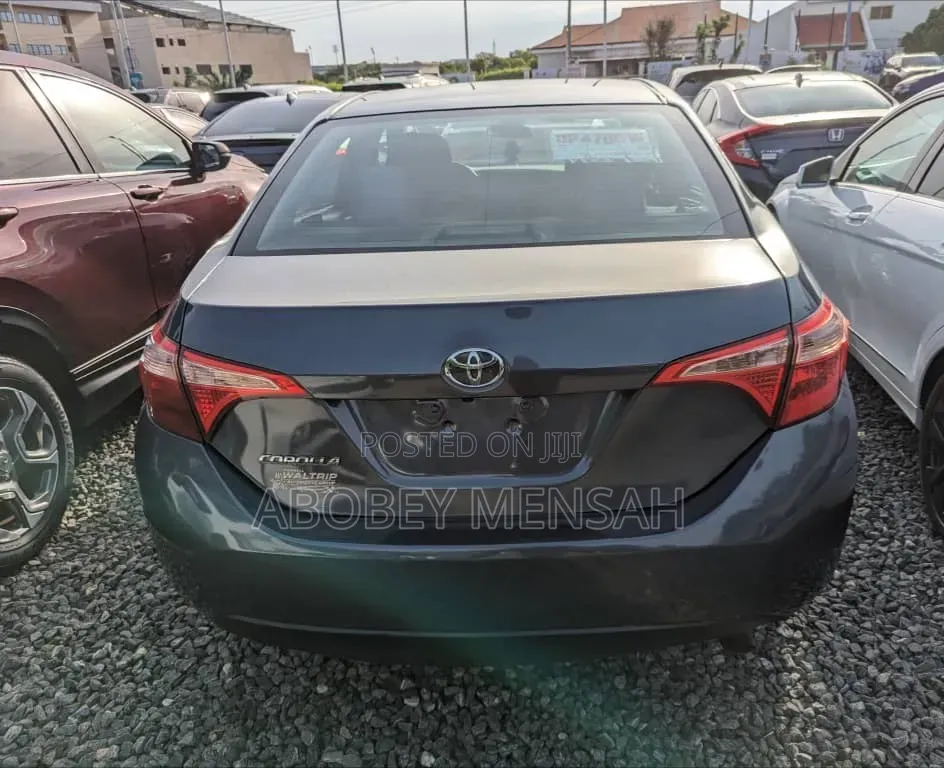 Toyota Corolla LE Eco (1.8L 4cyl 2A) 2018 Gray