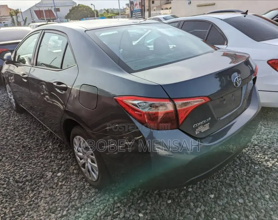 Toyota Corolla LE Eco (1.8L 4cyl 2A) 2018 Gray