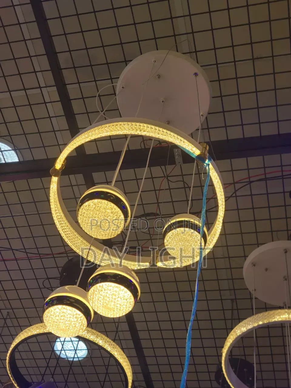 Dropping Chandelier Light