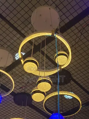 Dropping Chandelier Light