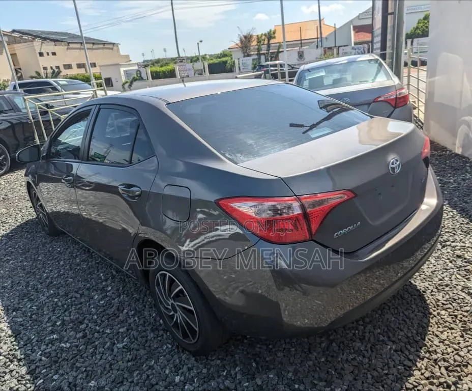 Toyota Corolla LE ECO w/Package 1 4dr Sedan (1.8L 4cyl CVT) 2017 Brown