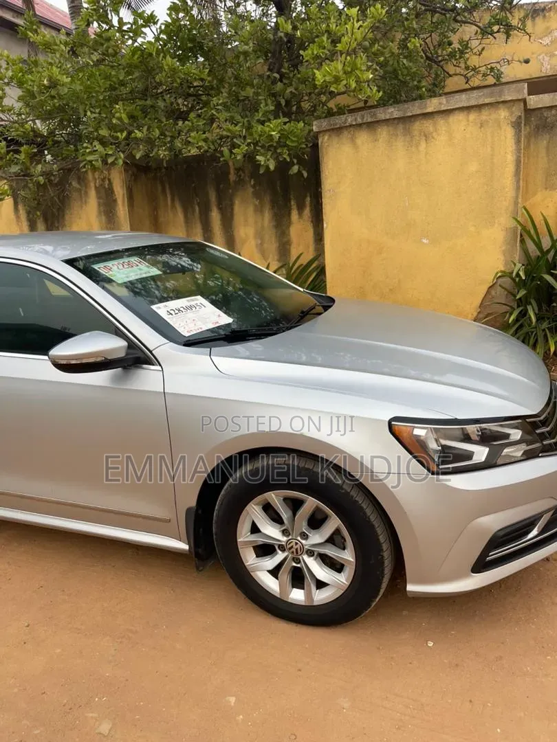 Volkswagen Passat 1.8T R-Line 4dr Sedan (1.8L 4cyl) 2017 Silver